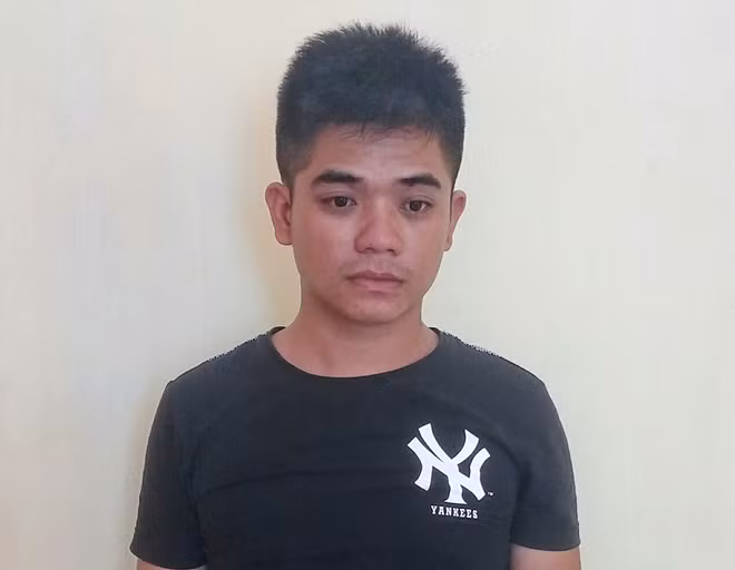 Đối tượng Hoàng Đại Phú sau khi đầu thú. Ảnh : Hữu Toàn