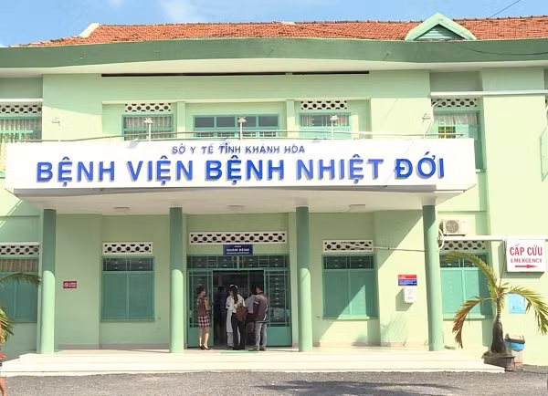 Bệnh viện Bệnh nhiệt đới tỉnh Khánh Hòa - nơi tiếp nhận, cách ly, theo dõi sức khỏe những trường hợp nghi ngờ liên quan dịch bệnh Covid-19 . Ảnh : CTV