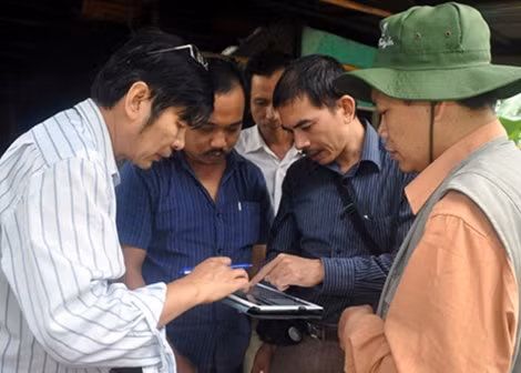 Các nhà khoa học đang nghiên cứu hiện tượng động đất.