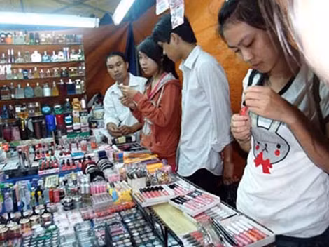 Hoa mắt trước những loại mỹ phẩm, biết đâu là giả, đâu là thật?