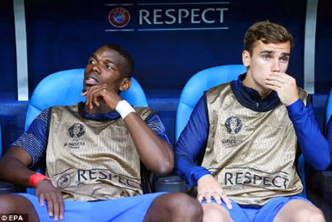 Trận đấu này, Paul Pogba và Antoine Griezmann dự bị.