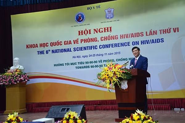 Thứ trưởng Bộ Y tế Nguyễn Thanh Long đánh giá cao kết quả nghiên cứu khoa học tại Hội nghị.