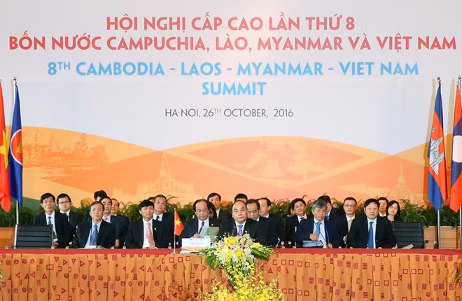 Thủ tướng Nguyễn Xuân Phúc và đoàn đại biểu Việt Nam tại Hội nghị CLMV 8.