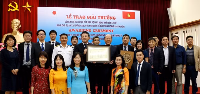 Lễ trao giải diễn ra sáng 30/10
