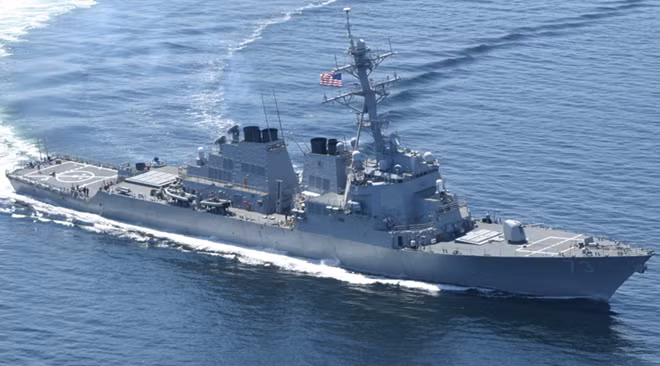 Tàu khu trục Mỹ USS Decatur. ảnh: US Navy