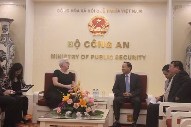 Thứ trưởng Lê Qúy Vương tiếp Phó Đại sứ Hoa Kỳ tại Việt Nam Susan Sutton.