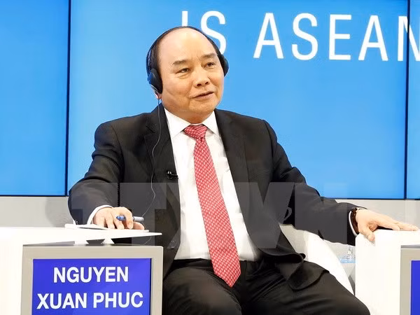 Thủ tướng Nguyễn Xuân Phúc dự và phát biểu tại phiên toàn thể với chủ đề ''Bản sắc ngành chế tạo: ASEAN đã trở thành một cộng đồng hay chưa?". Ảnh: TTXVN
