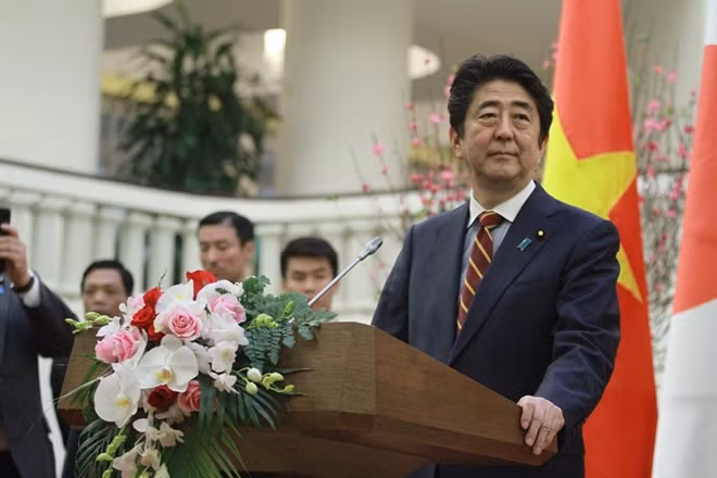 Thủ tướng Nhật Bản Shinzo Abe phát biểu tại cuộc họp báo sau hội đàm.