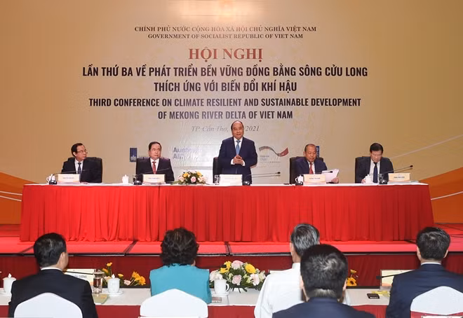 Thủ tướng Chính phủ Nguyễn Xuân Phúc chủ trì hội nghị. ảnh: VGP
