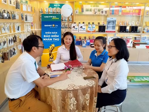 Triển khai phân phối bảo hiểm nhân thọ tại các điểm giao dịch của Viettel
