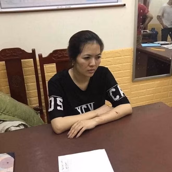 Đối tượng Đỗ Thu Hà tại cơ quan điều tra.