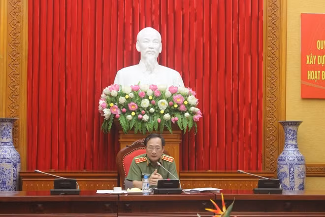 Thượng tướng Nguyễn Văn Thành phát biểu tại hội nghị.