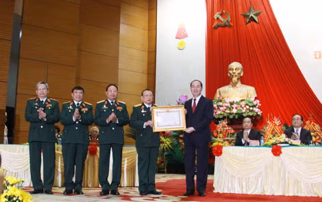 Chủ tịch nước Trần Đại Quang trao Huân chương lao động hạng Nhất tặng Hội Cựu chiến binh Việt Nam Chủ tịch nước Trần Đại Quang trao Huân chương lao động hạng Nhất tặng Hội Cựu chiến binh Việt Nam