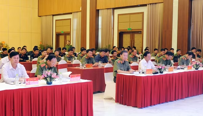 Các đại biểu tham dự hội nghị