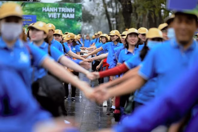 Chương trình "Hành trình Việt Nam xanh" thu hút hơn 1.000 cán bộ nhân viên, tư vấn viên của Bảo Việt Nhân thọ từ khắp 63 tỉnh, thành trên cả nước tham gia.