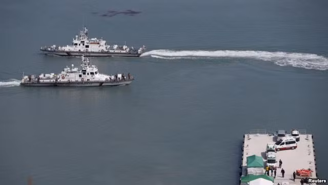 Tàu tuần tra của Hàn Quốc ở Jindo. ảnh: Reuters.