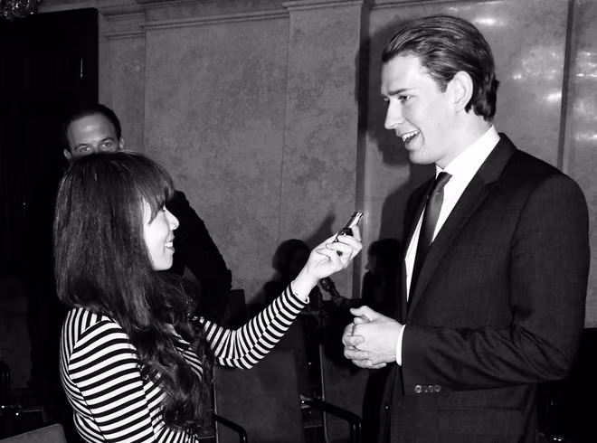 Nhà văn-nhà báo, TS Nguyễn Thị Bích Yến trong một lần phỏng vấn Thủ tướng Austria Sebastian Kurz