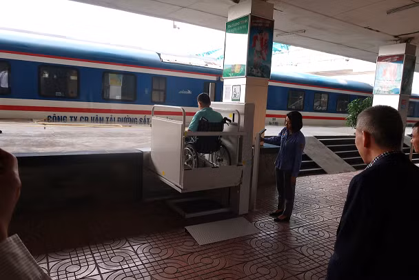Xe nâng dành cho người già và người khuyết tật. Xe nâng dành cho người già và người khuyết tật.