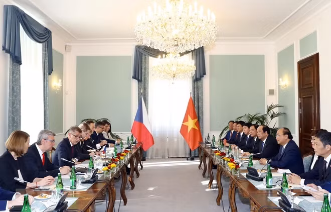 Thủ tướng Nguyễn Xuân Phúc hội đàm với Thủ tướng Cộng hòa Séc Andrej Babis. Ảnh: TTXVN