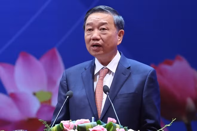 Thượng tướng Tô Lâm, Bộ trưởng Bộ Công an phát biểu về đảm bảo an ninh trật tự, tạo môi trường ổn định, an ninh và an toàn cho DN đầu tư, sản xuất, kinh doanh.