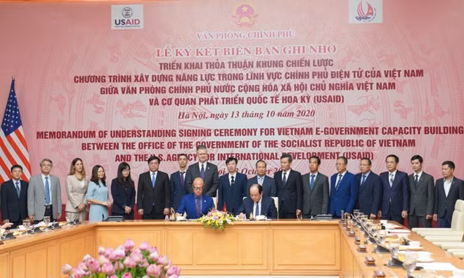 Lễ ký kết diễn ra ngày 13/10