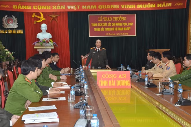 Đại tá Bùi Ngọc Phi phát biểu tại Lễ trao thưởng.