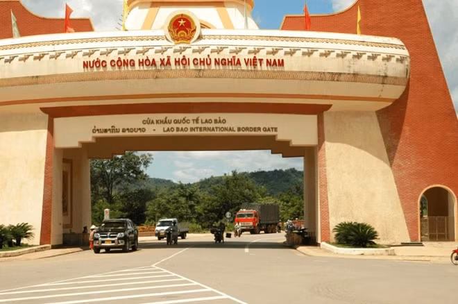 Cửa khẩu quốc tế Lao Bảo.