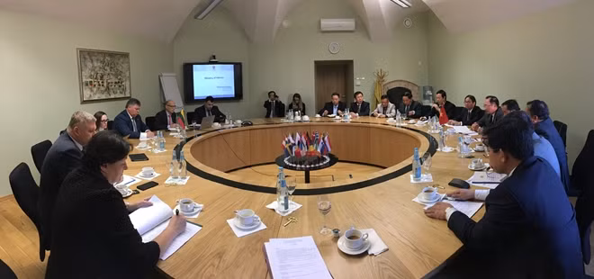 Thứ trưởng Nguyễn Văn Thành hội đàm với Thứ trưởng Bộ Nội vụ Cộng hòa Lithuania Ceslovas Mulma.