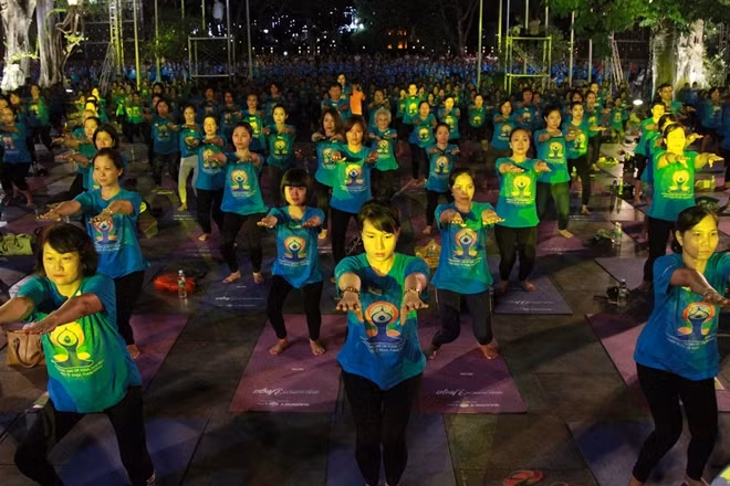 Năm 2017, hàng ngàn người cũng đã tham gia đồng diễn Yoga nhân Ngày quốc tế Yoga.