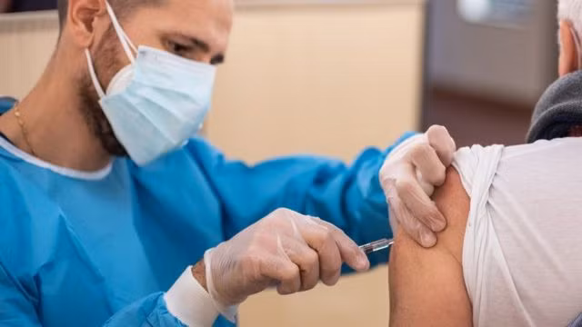 Vaccine COVID-19 của AstraZeneca hiện đã được phê duyệt cho sử dụng khẩn cấp ở Liên minh châu Âu (EU), Vương quốc Anh và các quốc gia khác trên bốn châu lục.