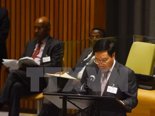 Phó Thủ tướng Phạm Bình Minh phát biểu tại khóa họp của Đại hội đồng LHQ. ảnh: TTXVN Phó Thủ tướng Phạm Bình Minh phát biểu tại khóa họp của Đại hội đồng LHQ. ảnh: TTXVN