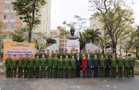 Lễ khánh thành Tượng nhà cách mạng Ph.E.Dgieczinxki tại Học viện Cảnh sát nhân dân Việt Nam ngày 20-01-2017