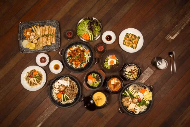 Tại lễ hội, khách tham quan sẽ có dịp trực tiếp nếm thử các món ăn và đồ uống Hàn Quốc. ảnh: Internet