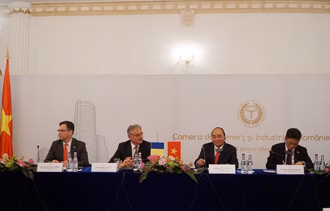 Thủ tướng Nguyễn Xuân Phúc dự Diễn đàn doanh nghiệp Việt Nam - Rumania