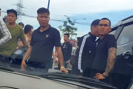Bắt khẩn cấp đối tượng thứ 3 liên quan đến vụ chặn xe ô tô để giải quyết mâu thuẫn