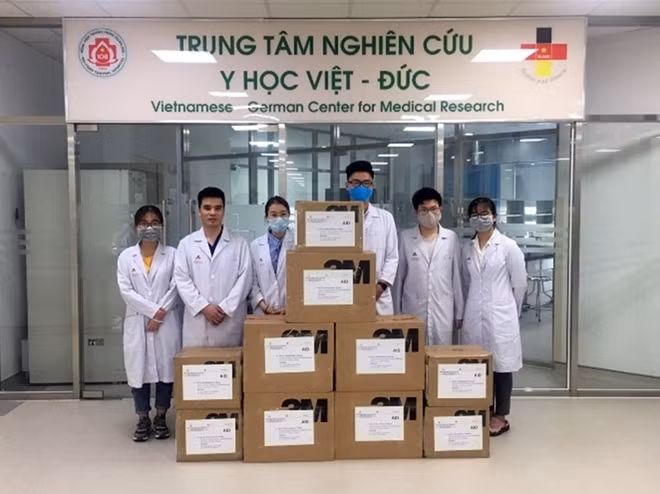 Các thành viên VG-CARE với sự đóng góp trong hợp tác phòng chống dịch. Ảnh: VG-CARE, Hà Nội