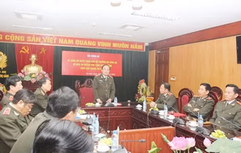 Thứ trưởng Bùi Quang Bền phát biểu giao nhiệm vụ tại buổi lễ.