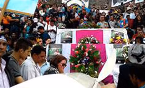 Hàng ngàn người dự đám tang của Berta Caceres ở Honduras.