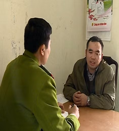 Công an tỉnh Lào Cai hỏi cung đối tượng Trọng.