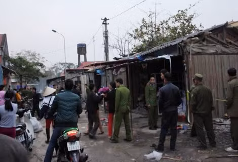 Thù tức hàng xóm đốt ki ốt gây cháy chợ.