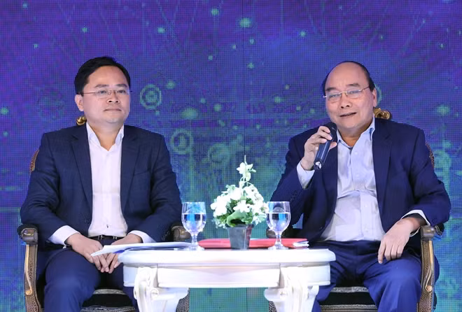 Thủ tướng Chính phủ Nguyễn Xuân Phúc phát biểu định hướng buổi đối thoại.