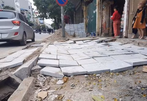 Chỉ triển khai làm mới vỉa hè các tuyến phố khi đã xuống cấp