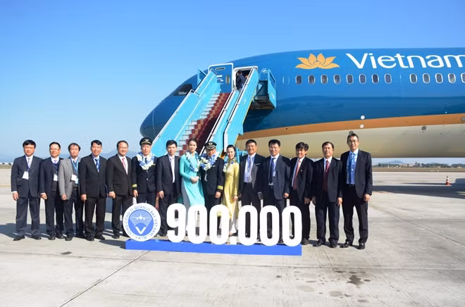 Các đại biểu tham dự buổi lễ chào đón chuyến bay điều hành thứ 900.000