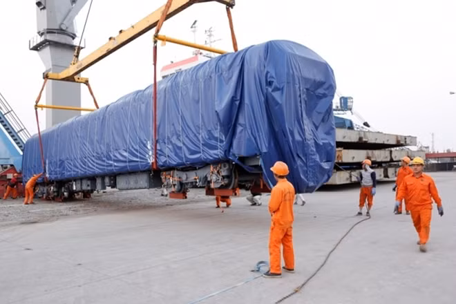 Ảnh (báo giao thông): Toa xe đường sắt được đưa về Hải Phòng