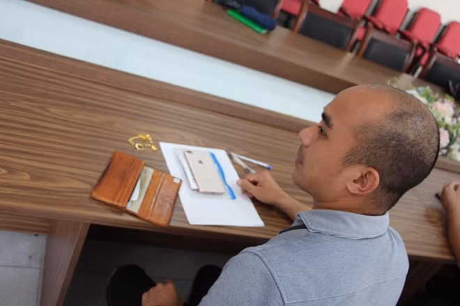 Hành khách nhận lại tài sản tưởng đã bị mất.