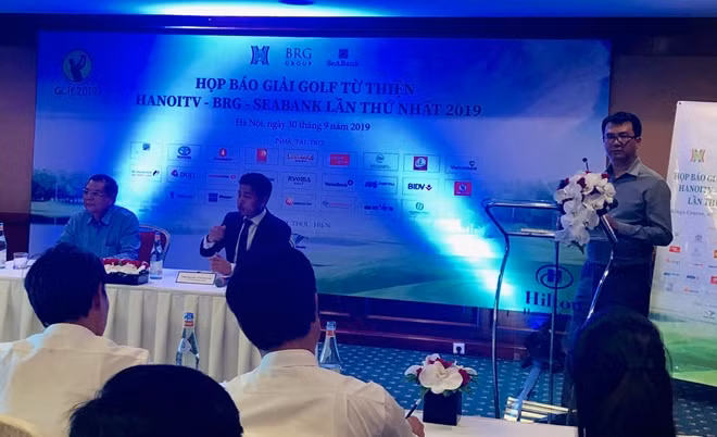 Đại diện Đài PT-TH Hà Nội thông tin tại buổi họp báo