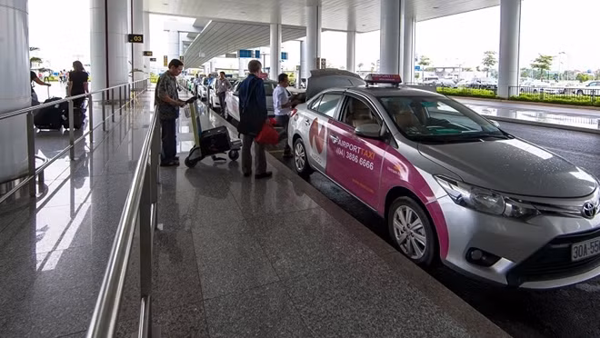 Ảnh: Một trong 14 hãng Taxi được phép hoạt động ở sân bay Nội Bài