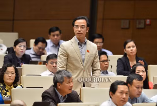 Đại biểu Nguyễn Quang Tuấn