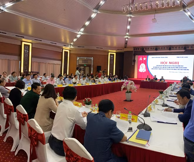 Các đại biểu tại Hội nghị.