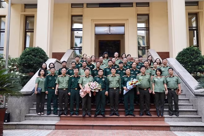 Các đại biểu dự lễ ký quy chế